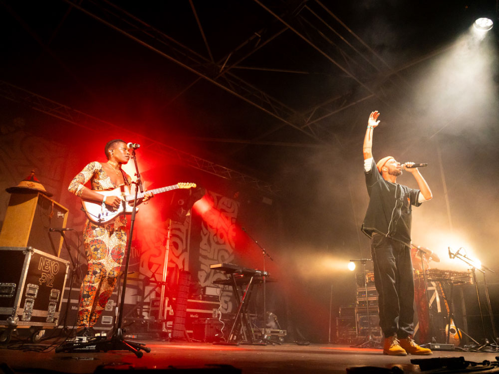 fslr-concert-slider-site-yogi